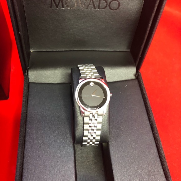 NEW 100% Authentic Movado Museum Classic Watch - Picture 8 of 17